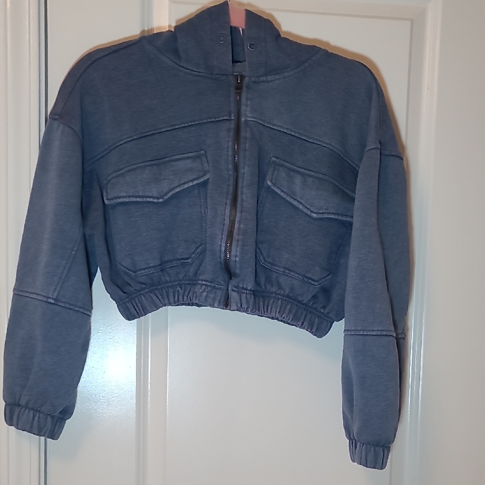 Ashley By 26 International Blue Cropped Sweater